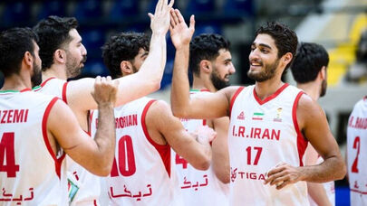 بسکتبال ایران در ناگویا اولین برد خود را جشن گرفت