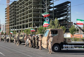 طهران تستضيف مناورة لـ 110 آلاف من “كتائب الفدائيين” الإيرانية