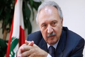 لبنان.. الصفدي يتملّص من رئاسة الحكومة.. وحزب الله يتهم اميركا والسعودية بإشعال الفتنة
