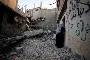 الاحتلال يهدم منزل عائلة أسير في مخيم الأمعري برام الله.. وإصابة 11 فلسطيني
