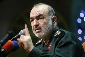 الحرس الثوري: اليوم نحن اقوى من اعدائنا رغم امتلاكهم 60 بالمئة من القوة السياسية والاقتصادية بالعالم