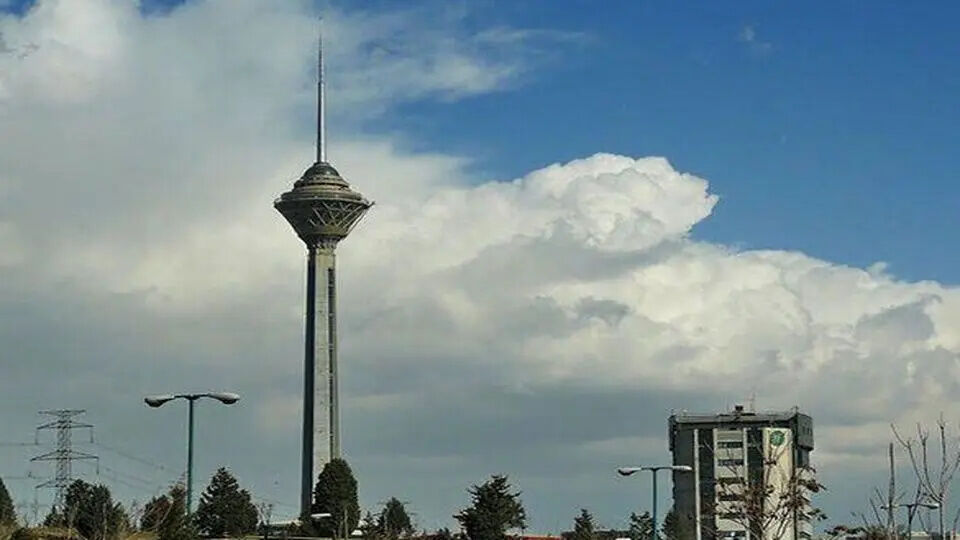 هواشناسی تهران امروز شنبه ۲ آبان؛ کاهش دما و احتمال بارش در ارتفاعات