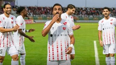 پرسپولیس ۳ ـ مس شهر بابک صفر؛ صعود شیرین سرخ‌ها در شب طوفانی+ فیلم گل‌ها