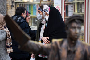 مساع للتأقلم مع الوباء.. آخر مستجدات جائحة كورونا في ايران