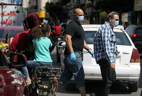 مصر تدرس 