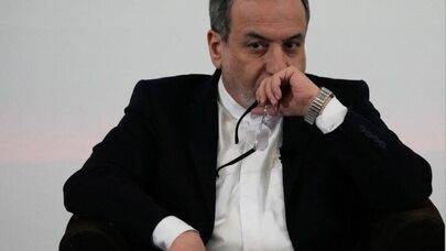 وزیر امور خارجه عزادار شد