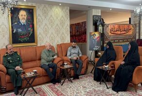دیدار قالیباف با خانواده شهیدان خادمی و نصیرزاده و تجلیل از فرماندهان شهید
