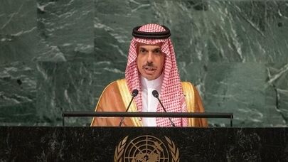 بن فرحان چه چیز را می‌خواست تلقین کند؟