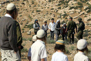 התקפות מתנחלים בגדה המערבית: כלי רכב ובית הוצתו, ורועים היו מטרות