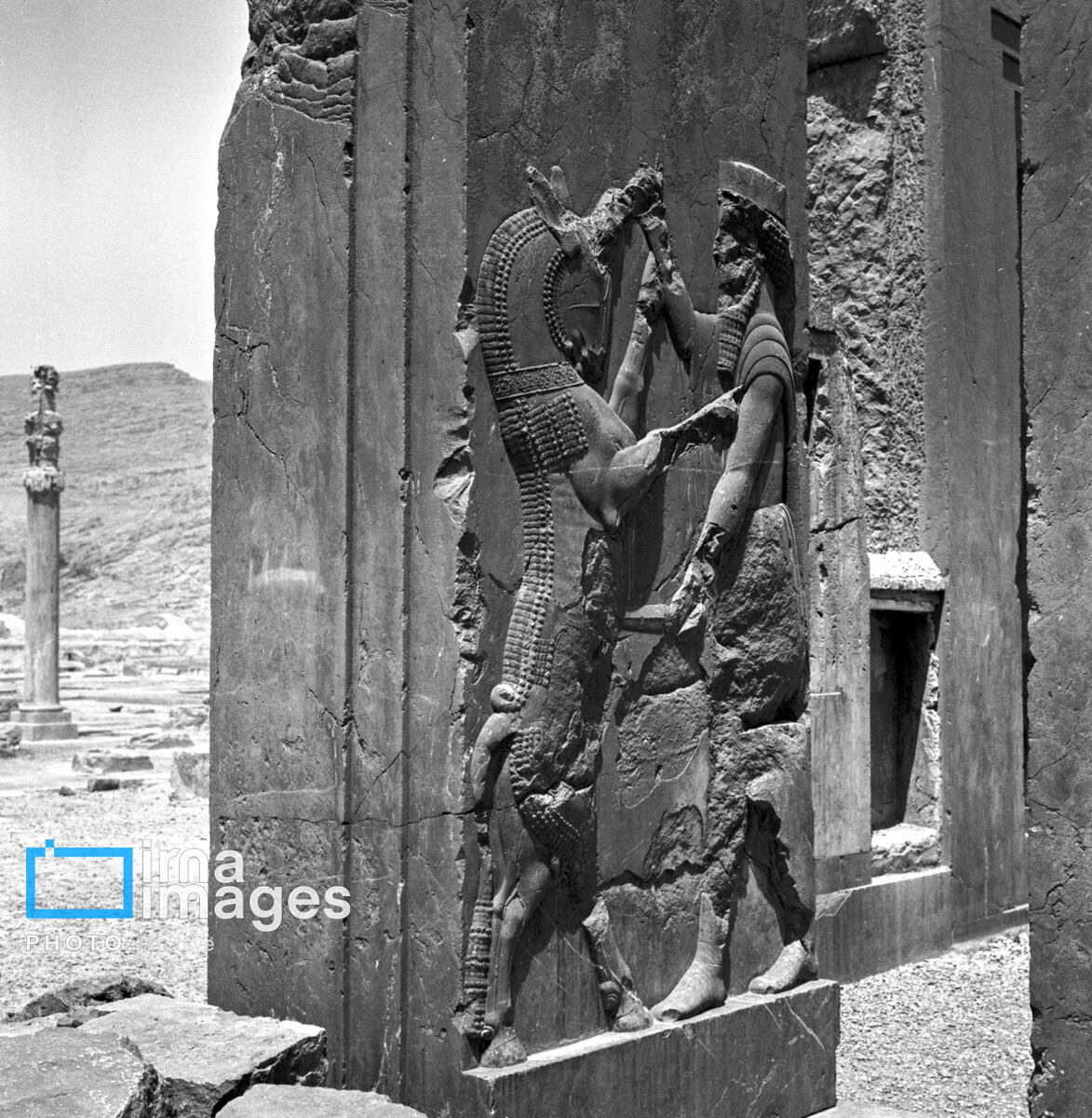 تخت جمشید در دهه 1340 (15)