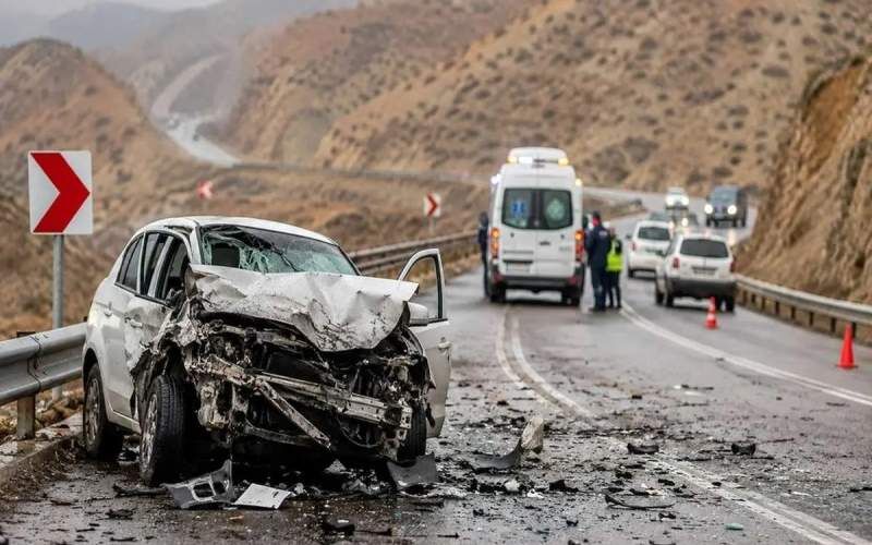 وزیر بهداشت: سالانه 20 هزار ایرانی در تصادفات جان می‌بازند