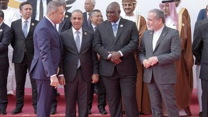 פסגת בגדד בצומת דרכים: גשר לפיוס או תחנה לסיסמאות?